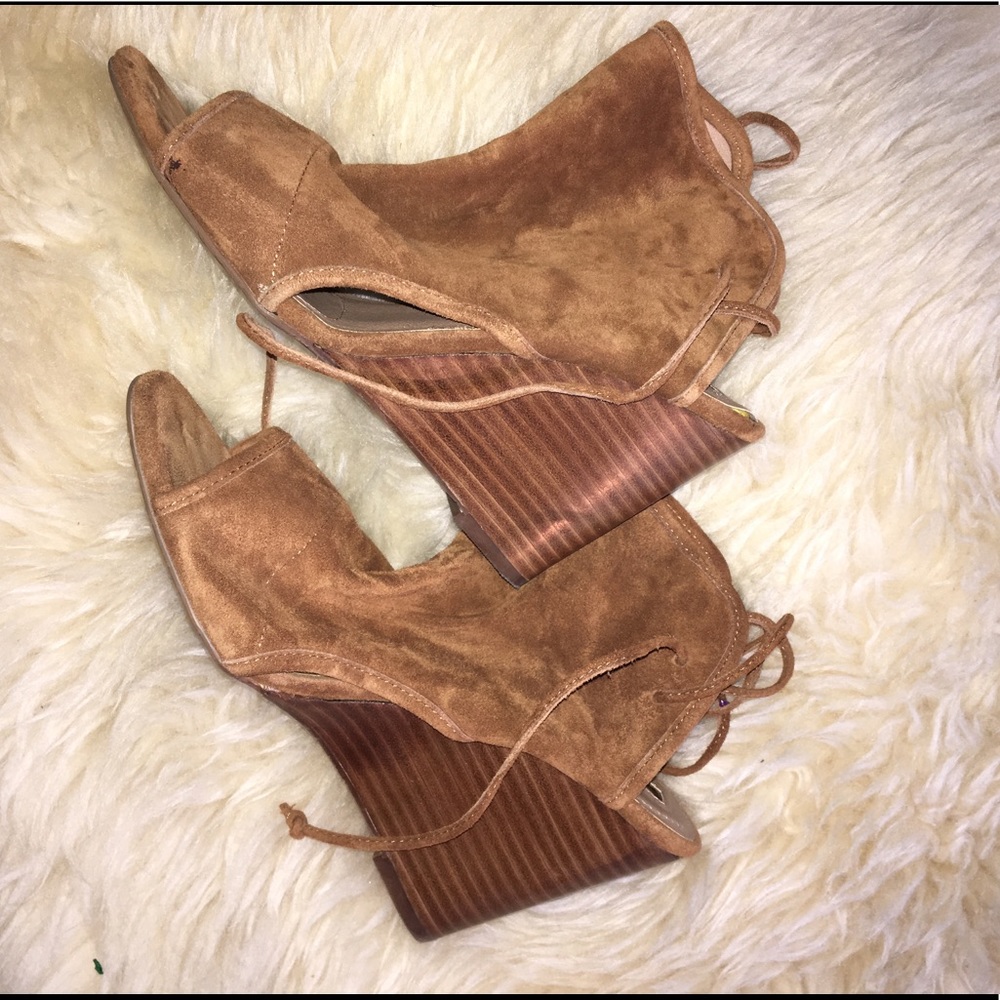 Tahari suede wedges